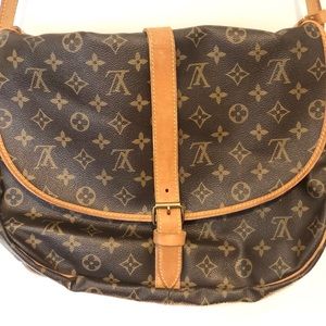 Louis Vuitton Saumur 35 Crossbody FH0930